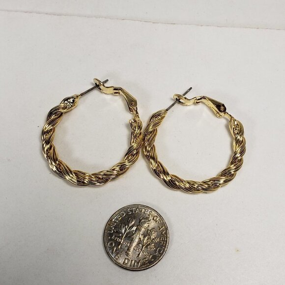 Elegant Gold Tone Twisted Wire Hoop Earrings – Chic Lightweight Fashion Jewelry - Picture 9 of 9